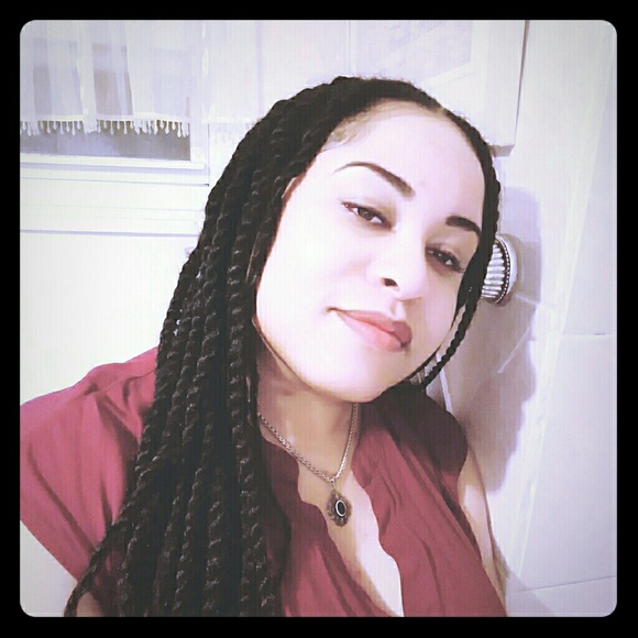 Meet your Posher, Clara - Picture 2 of 7