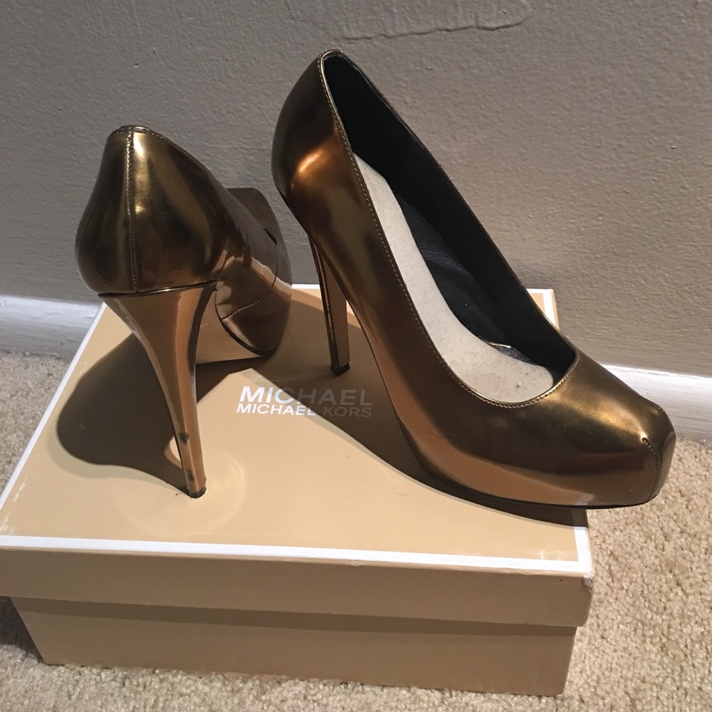 Aldo heels metálic gold size 7
