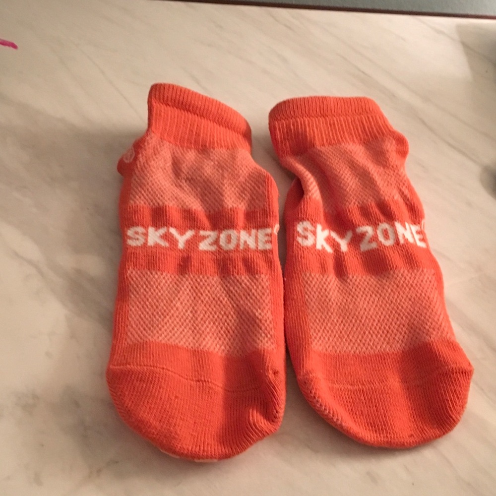 Sky zone socks