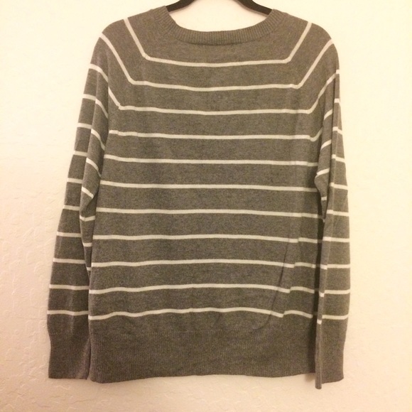 Banana Republic grey and white striped sweater - Picture 3 of 5