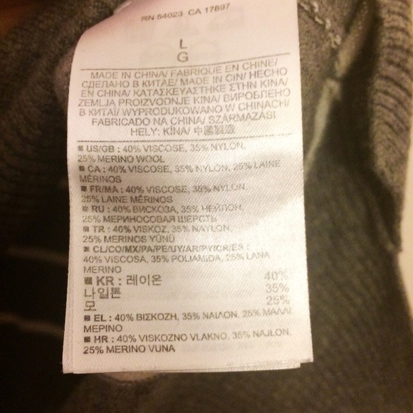 Banana Republic grey and white striped sweater - Picture 5 of 5