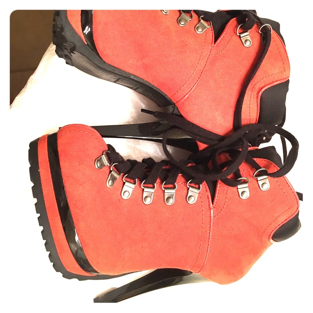 SALE! Heeled booties