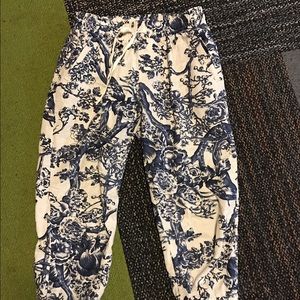 Floral cropped pants