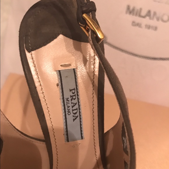 Prada heels. - Picture 5 of 8