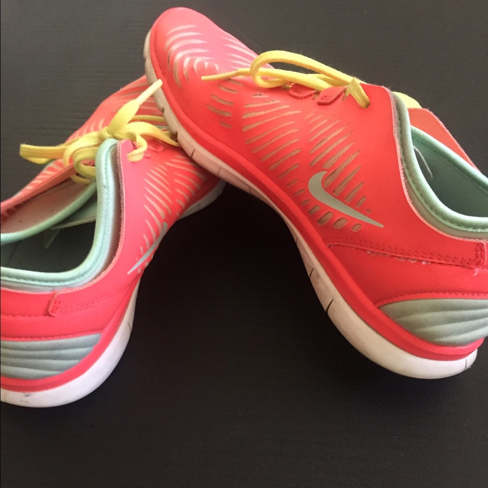 Nike free runners