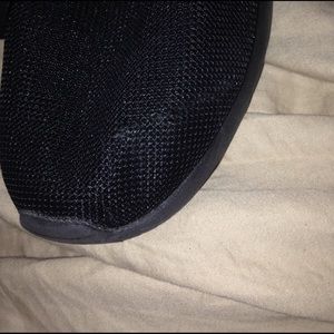 Nike youth size roshes women's 8