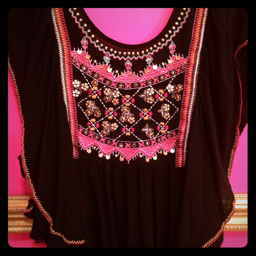 Ecote Flowing Blouse with Detail