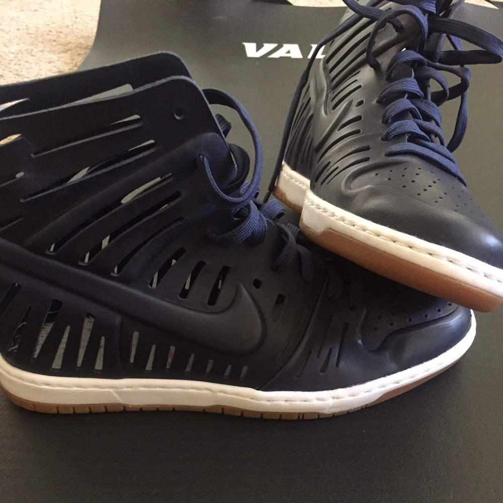 Rare Nike heeled SAMPLE sneaker 1 of 1