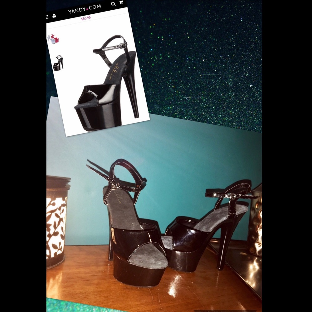 Ellie 6” Platform heels in black size 6. NEW