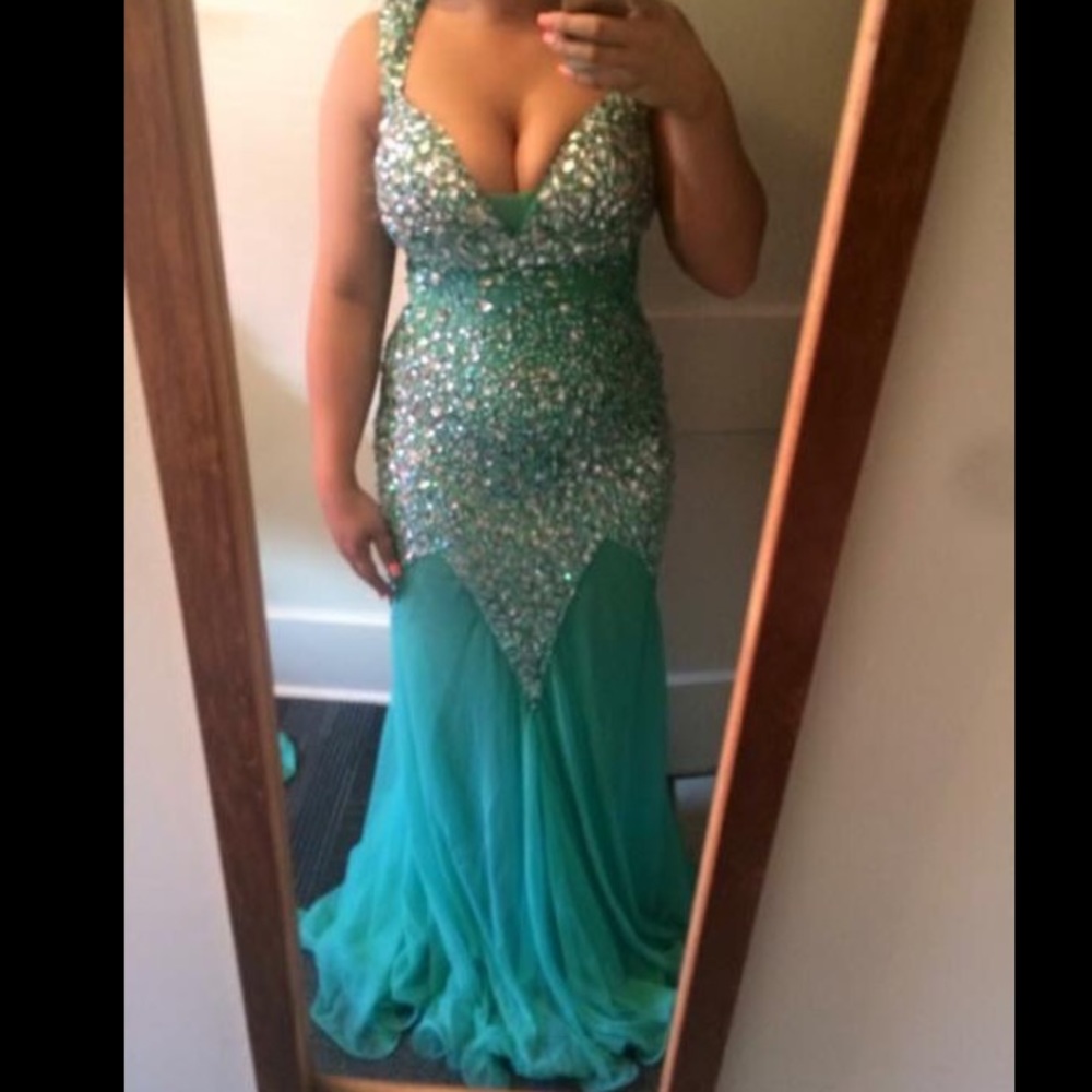Jasz Couture aqua prom dress. Size 8.