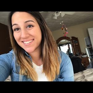 Meet your Posher - Monica ✨