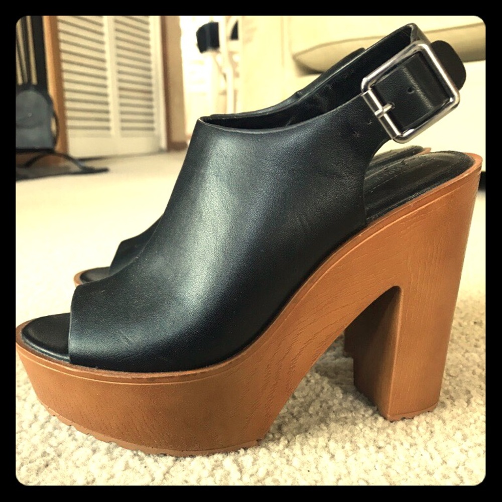 Black wedges