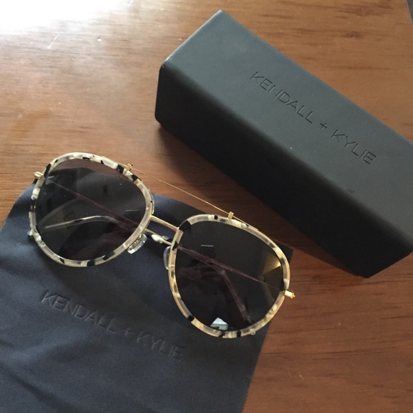 💋SOLD💋 Kendall+Kylie Jules Aviators - Picture 3 of 8