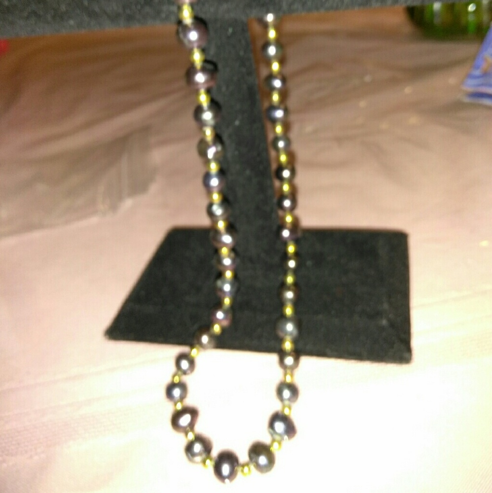 Necklace with sheer pearls new/ bundle