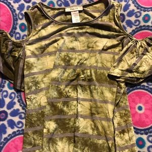 Naked shoulder boutique  tee