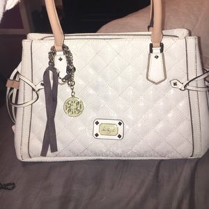 Guess shoulder bag!!! Great condition!!