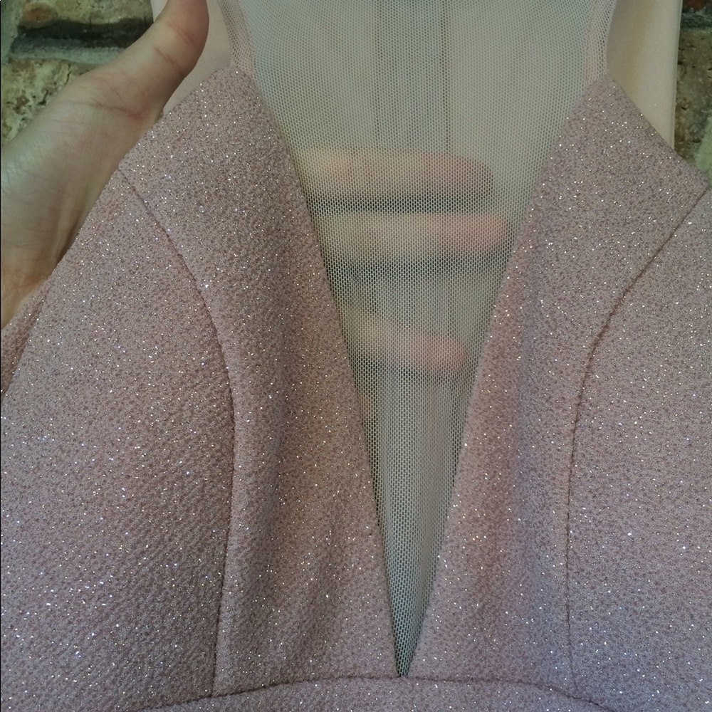 Beautiful gown - Picture 3 of 3