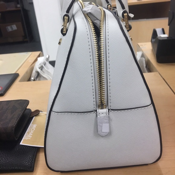 Michael Kors Medium Jet Set Satchel - Picture 3 of 4