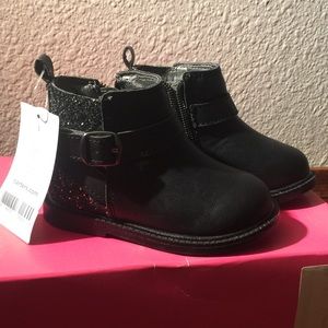 Bnwt Chelsea boots for your little girl! Mommy&me!