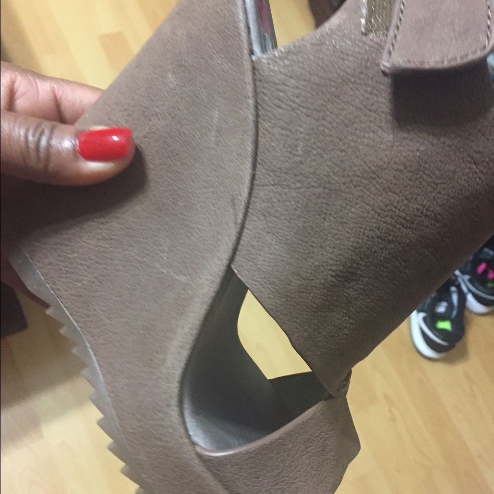 Size 8 Wedge Biege