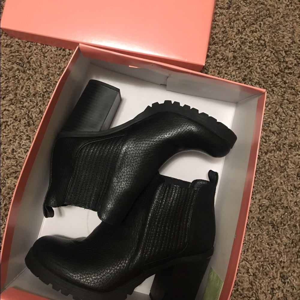 Sam & Libby Black Boots