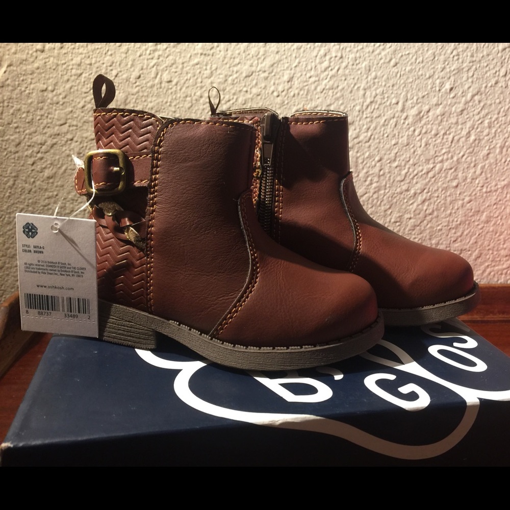 *sold* Bnwt brown. Chelsea boots! Gold braid