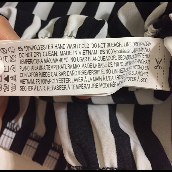 NWT🔥Black & white stripe crop top🔥 - Picture 4 of 5