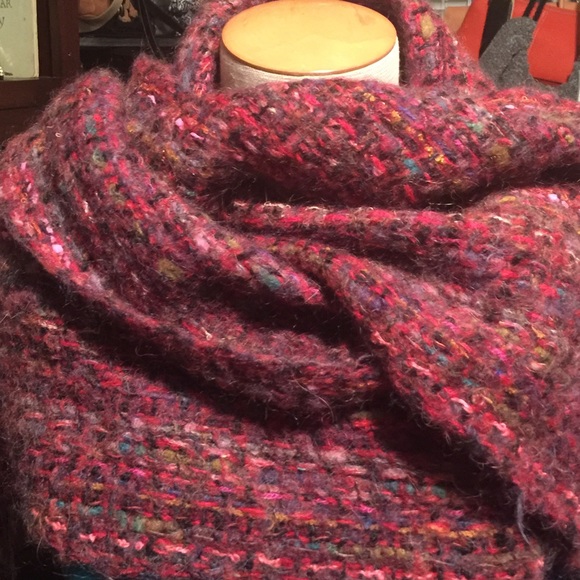 Gorgeous vintage scarf - Picture 1 of 4