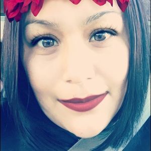 Meet your Posher, Alma