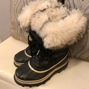 Ladies Soft Elk Skin Fur Boots (Size 5 wear 6)