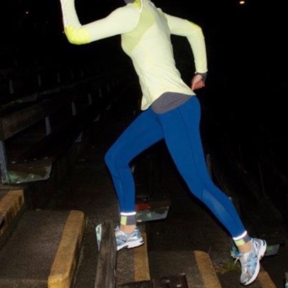 Lululemon awesome!!!! size 4* - Picture 2 of 5