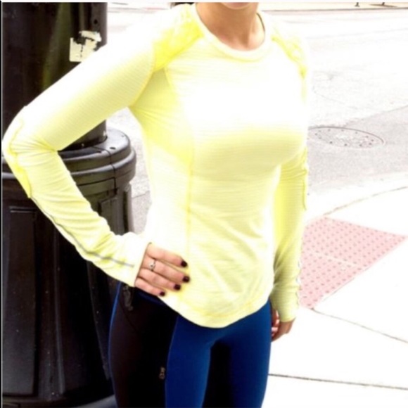 Lululemon awesome!!!! size 4* - Picture 3 of 5