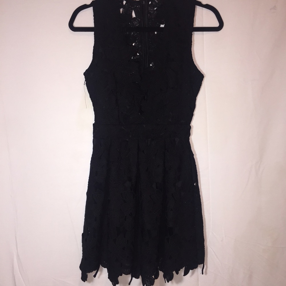 Black short sleeve floral dress