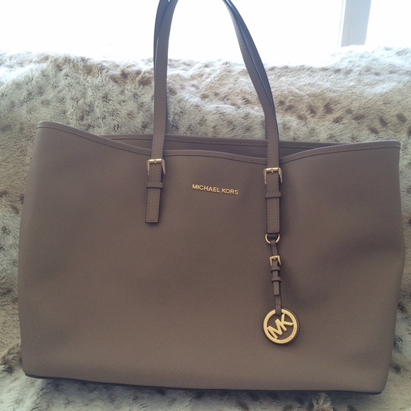 Sold - Picture 4 of 8