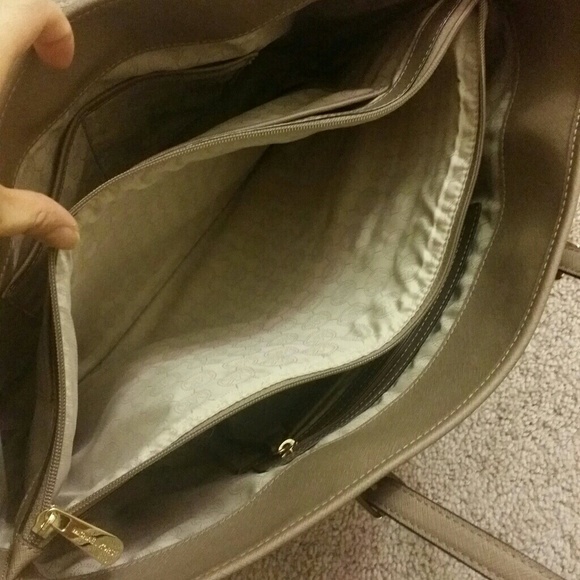 Sold - Picture 6 of 8