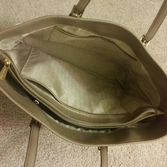 Sold - Picture 7 of 8