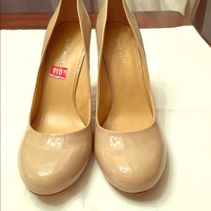 Nine West nude patent pumps