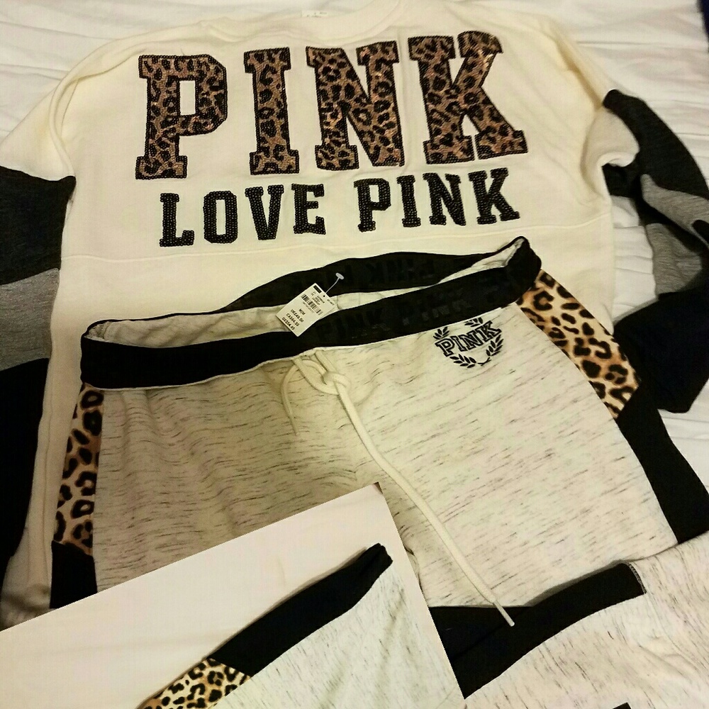 ❤Small top med bottoms in cheeta ❤