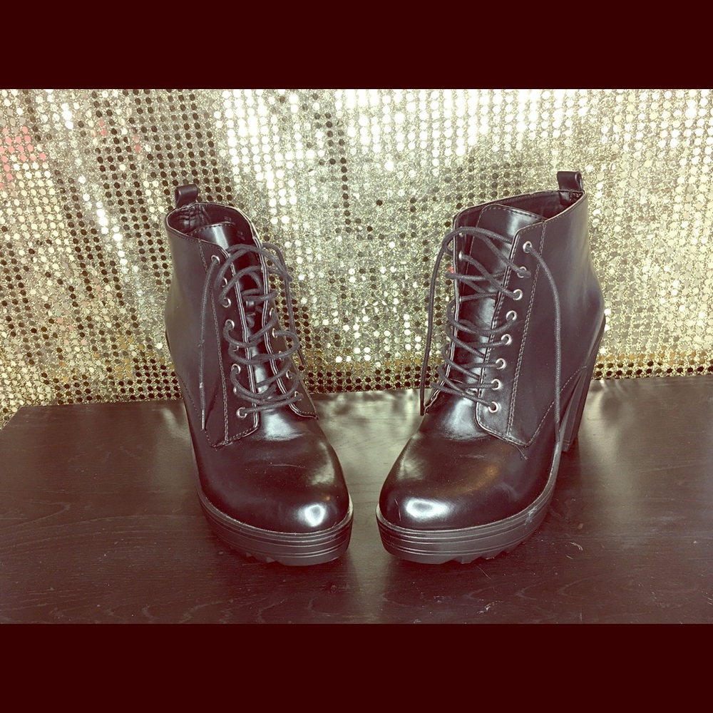 Black Chunky heel Combat Boots!