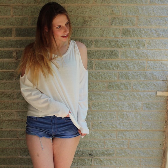 Cold shoulder top - Picture 2 of 7