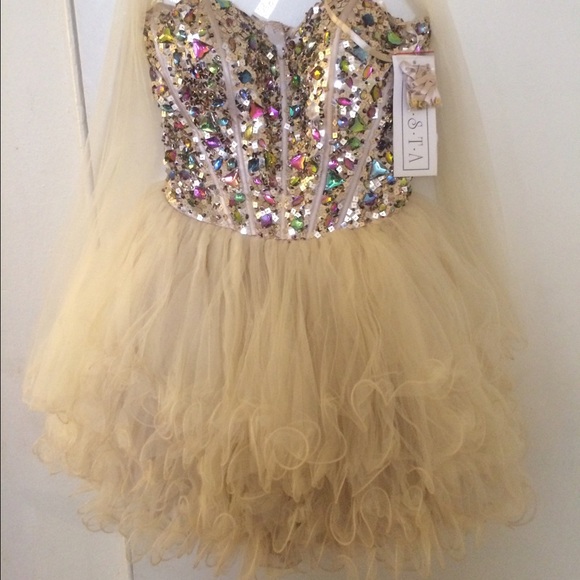 PROM MINI BALLGOWN - Picture 1 of 6