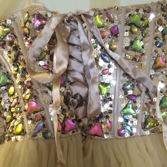 PROM MINI BALLGOWN - Picture 4 of 6