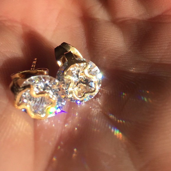 Crystal Gold Bear Earrings - Picture 7 of 8