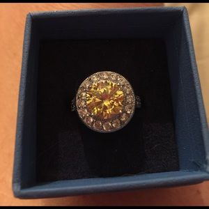 Beautiful man made yellow and white diamond ring