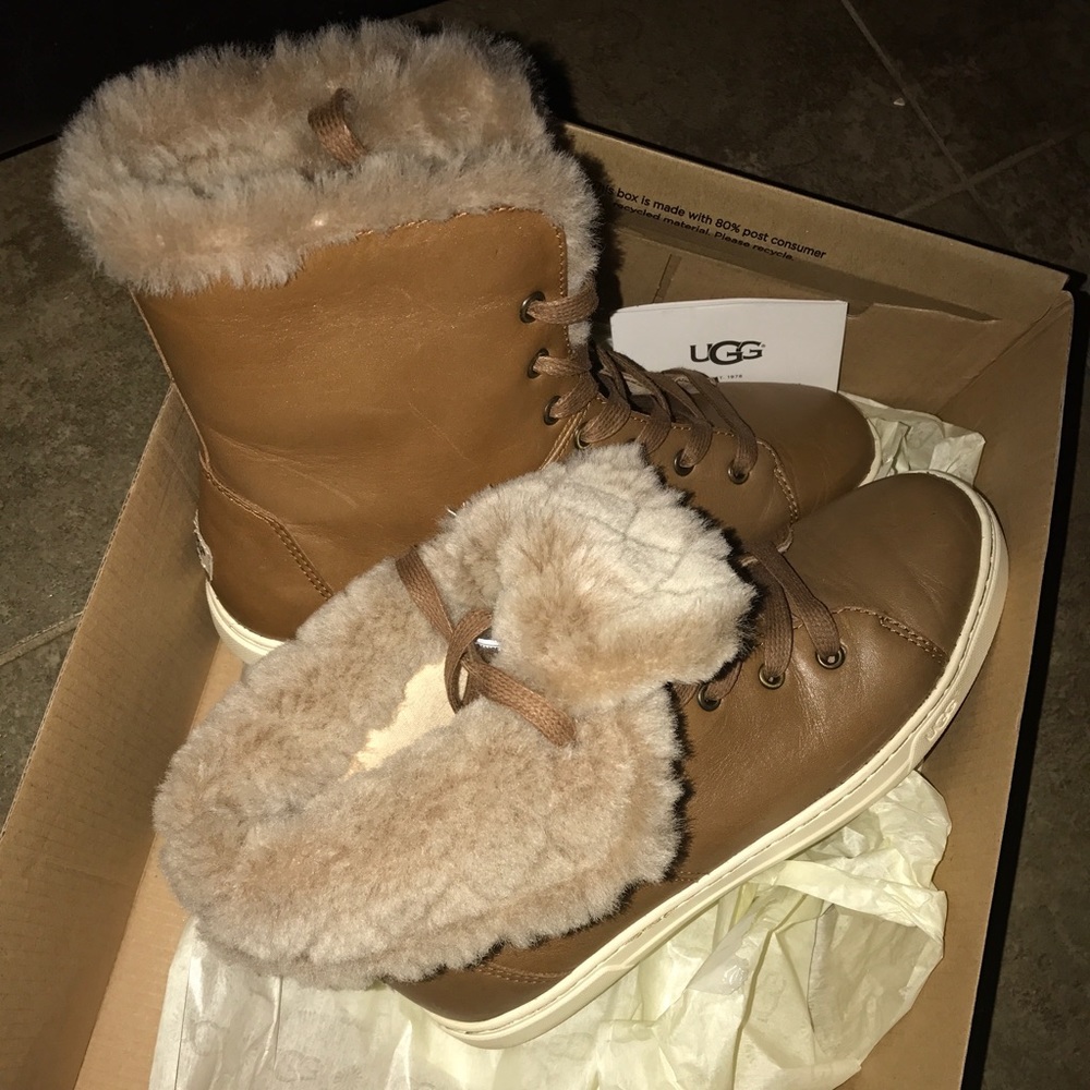 UGGS - BRAND NEW IN BOX