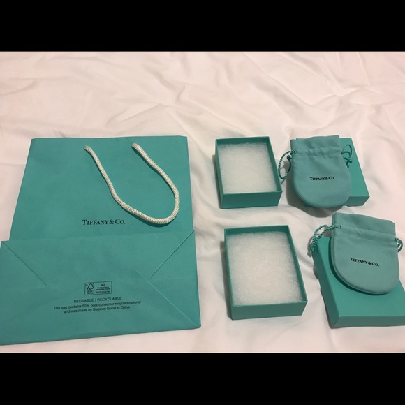 1 Tiffany bag and 2 gift boxes and 2 pouches - Picture 2 of 2