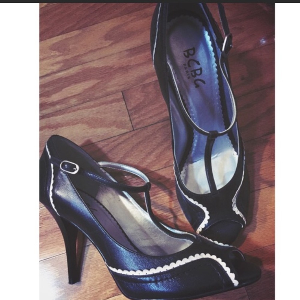 BCBG black leather pumps.  Just adorable on! 🎉