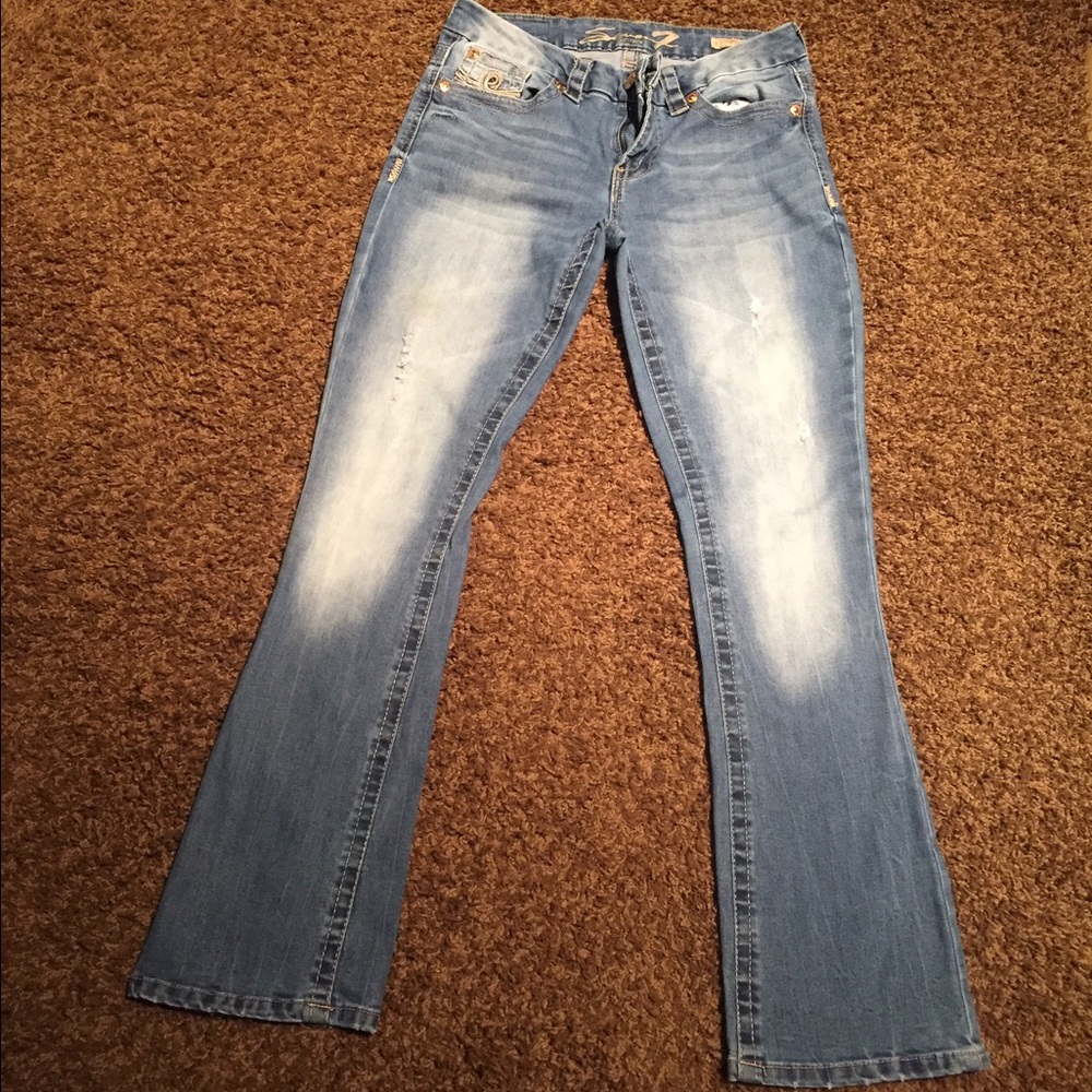 Size 8 x 32" Seven7 Slim Boot Jeans