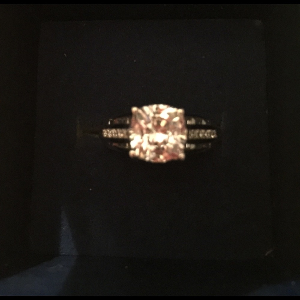 SS ring square, round & baguette diamonds