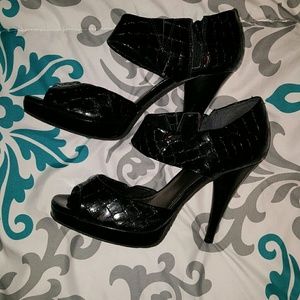 Leather Gianni Bini ultra high heels!